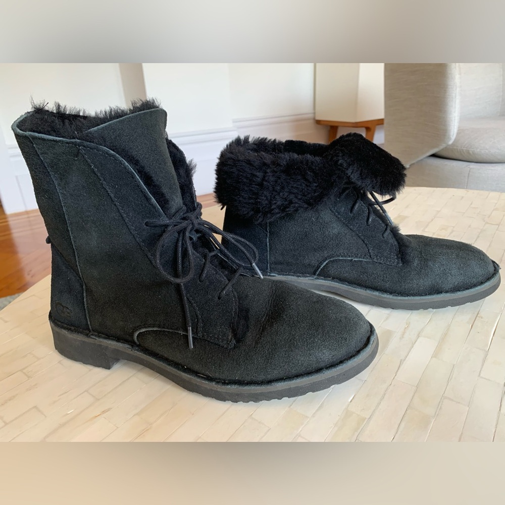 UGG Quincy Women’s Black Suede Lace up Boots Size 9